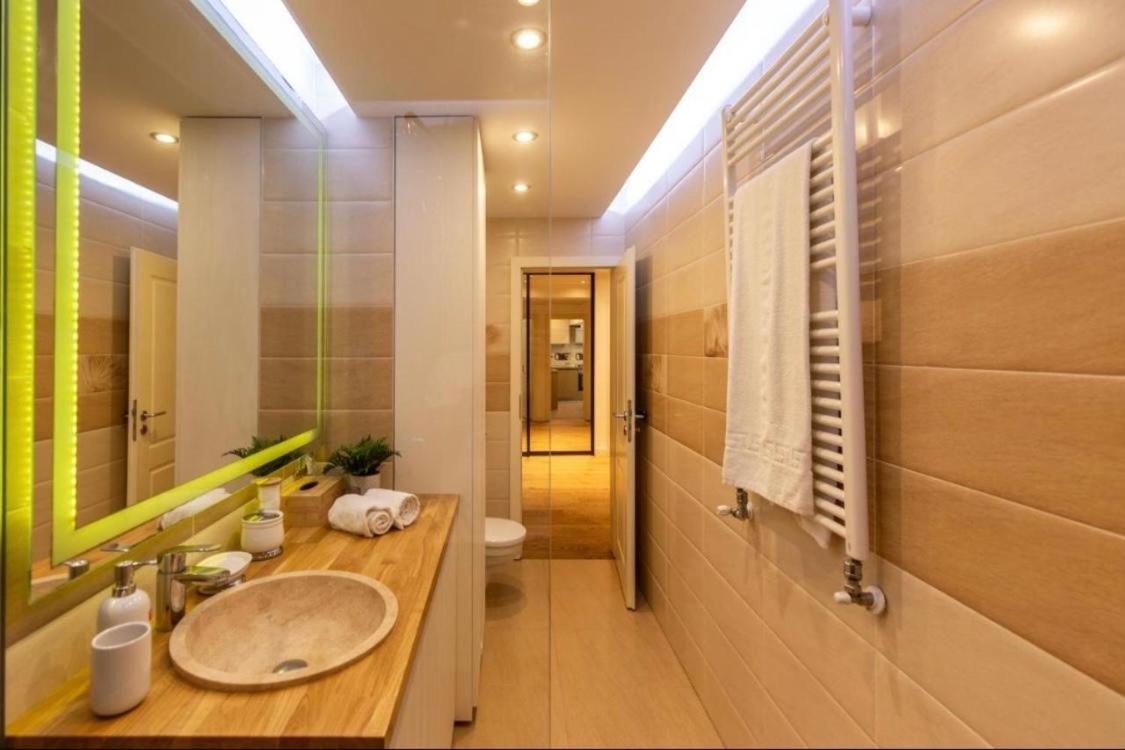 Downtown Oasis Unirii Apartment Bukarest Exteriör bild